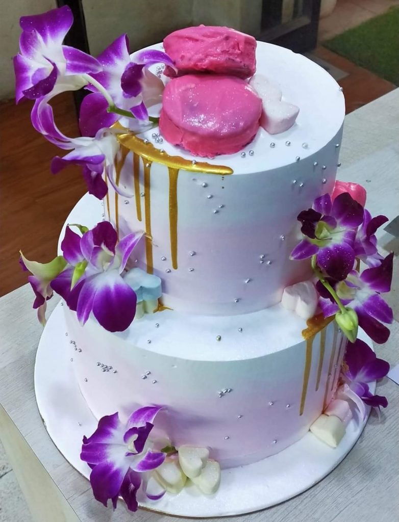 Orchid Vanilla Cake in Durgapur